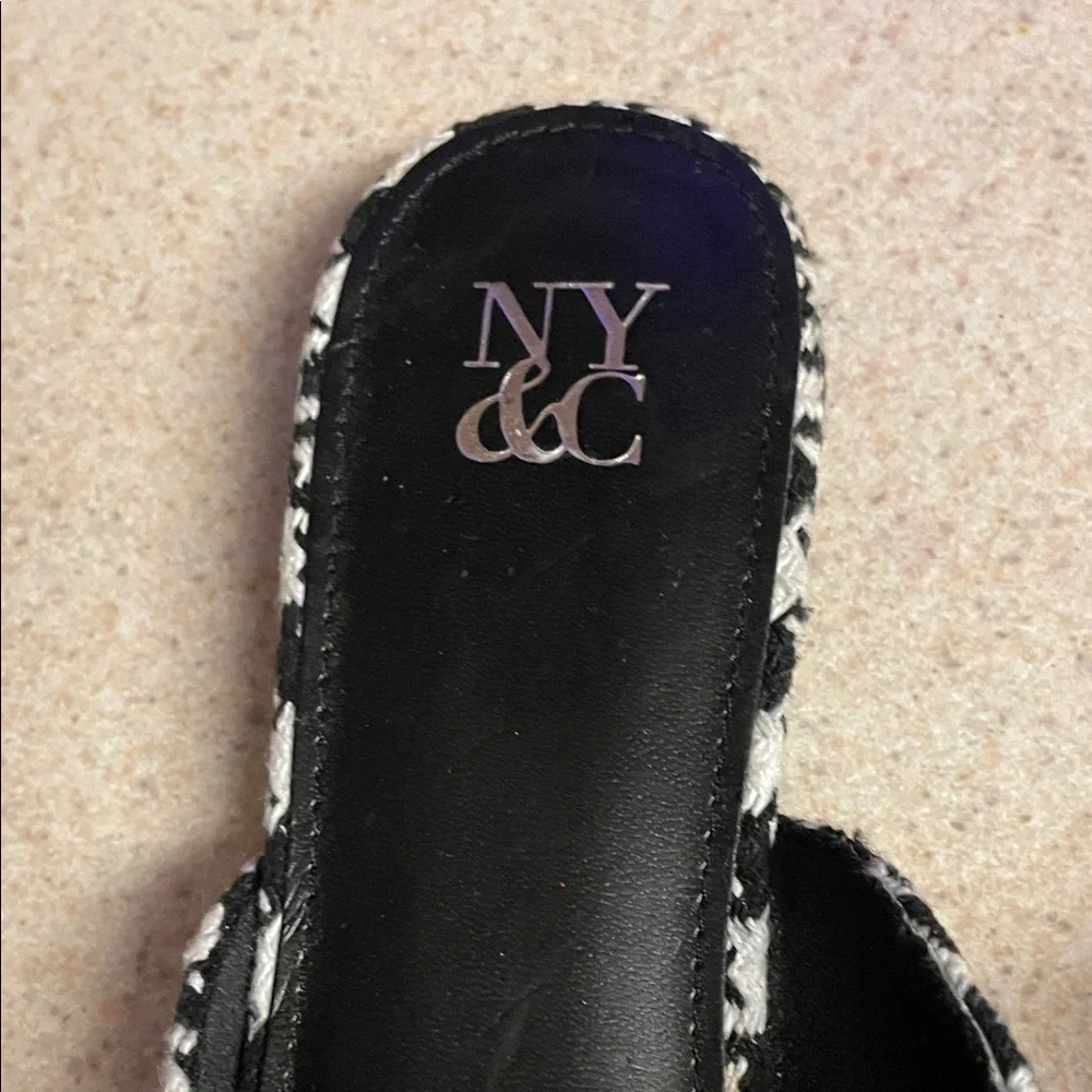 New York & Company Black and White Houndstooth Mules Size 10W - Picture 5 of 6